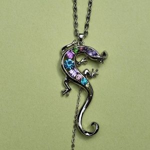 'Chic & Sly' Lizard Necklace